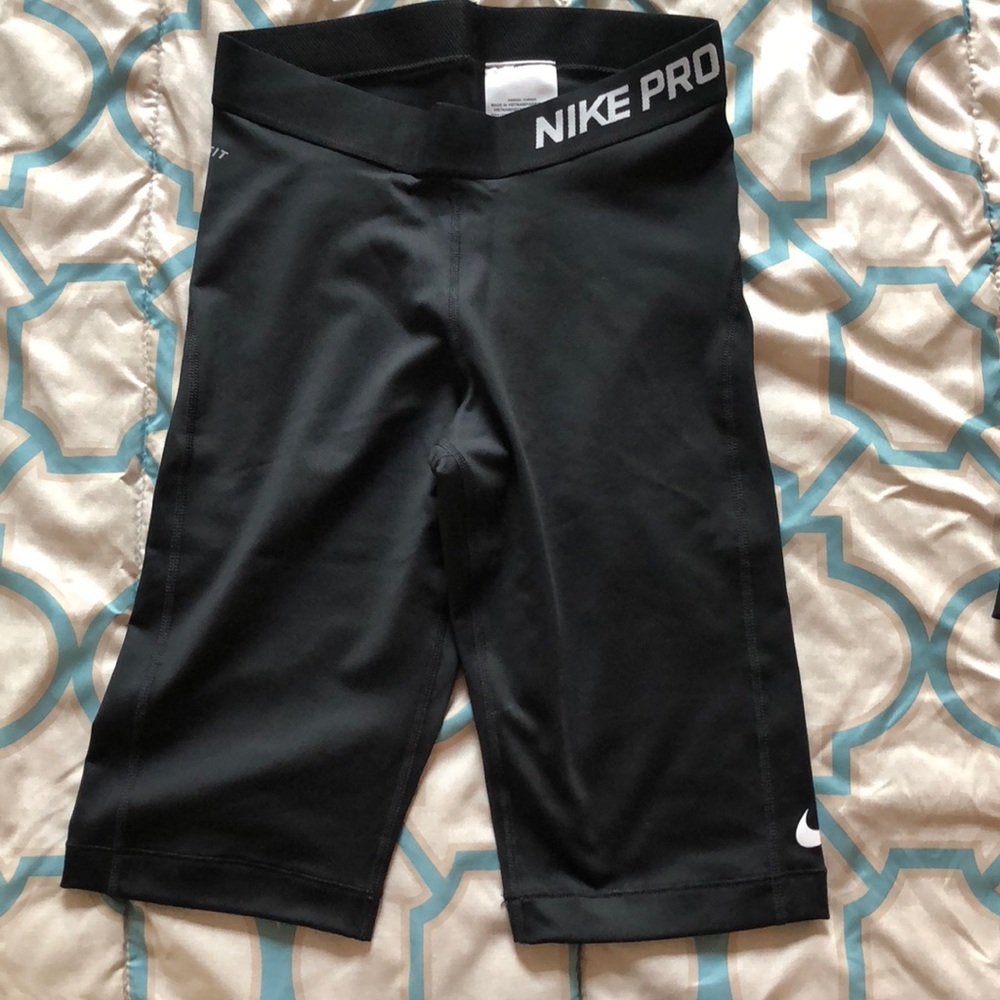 Nike pro body